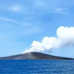 Gunung-Anak-Krakatau-yang-berada-diperairan-selat-sunda-Lampung-Selatan-840x493.jpg Penampakan Gunung Anak Krakatau di perairan Selat Sunda, Lampung Selatan.